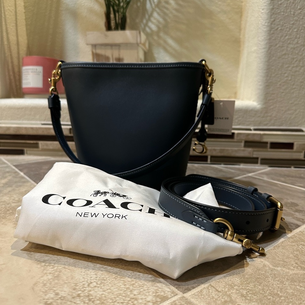 Coach Dakota Bucket Bag 16